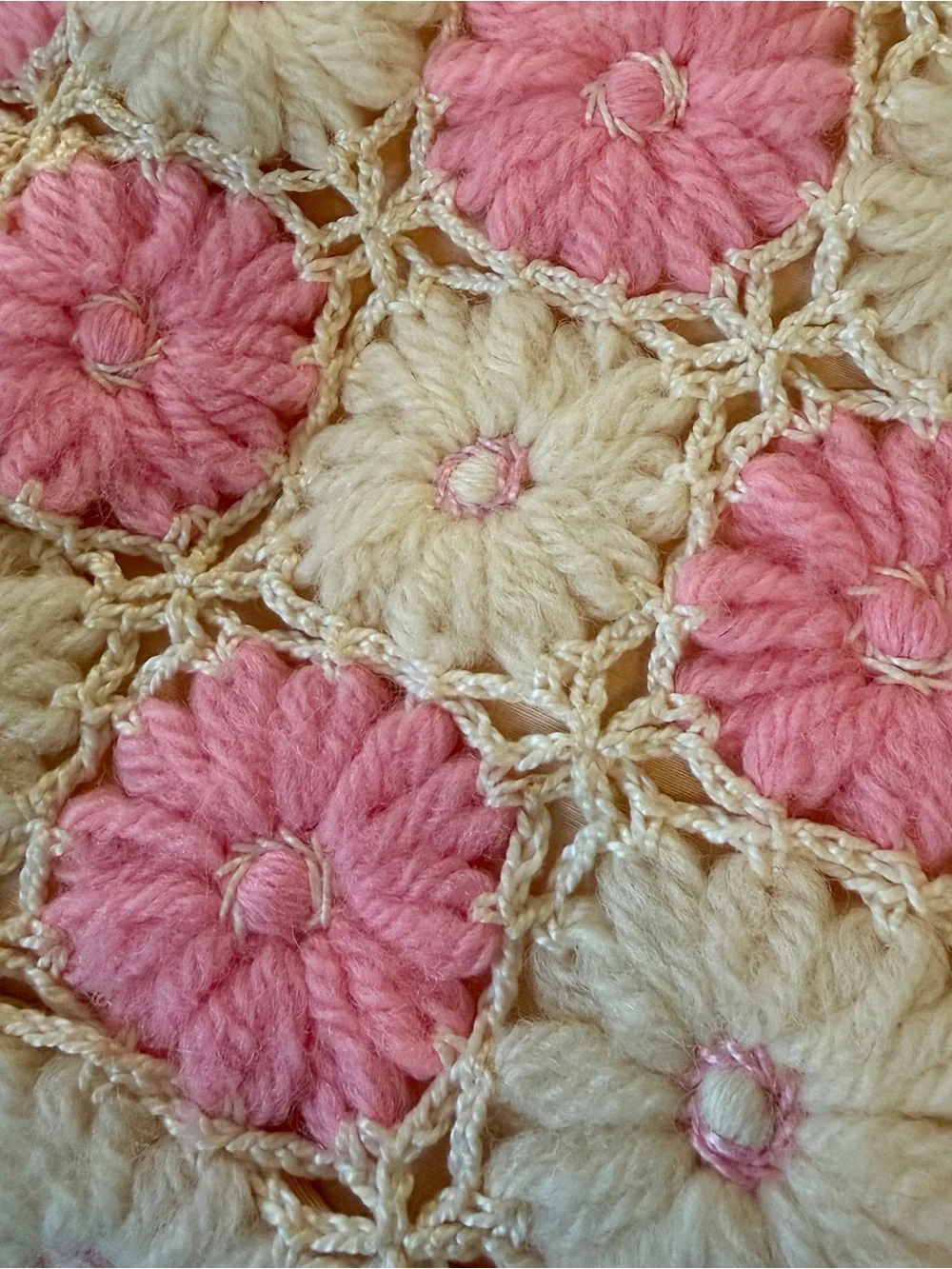 Vintage Crochet Daisy Puff Flower Afghan Pink White Baby Crib Bassinette Soft